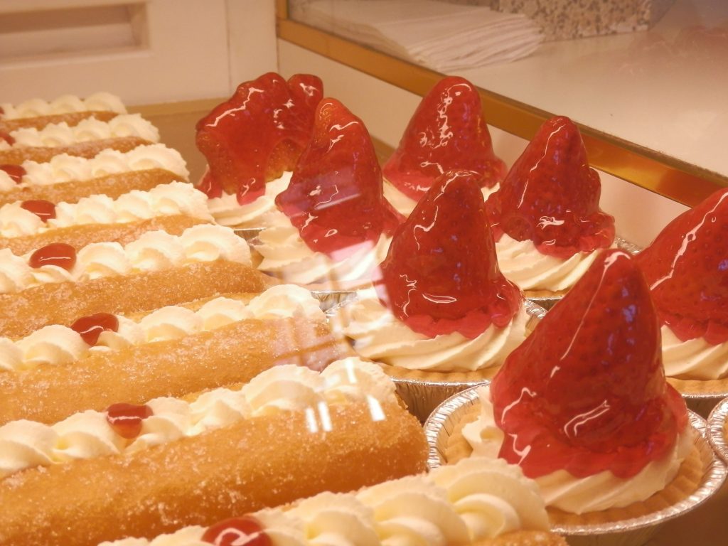 Bossards Patisserie,Cream Cakes-Oban-Where To Eat-Restaurants-Scotland